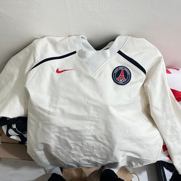 파리생제르망 트레이닝 탑 희귀 매물