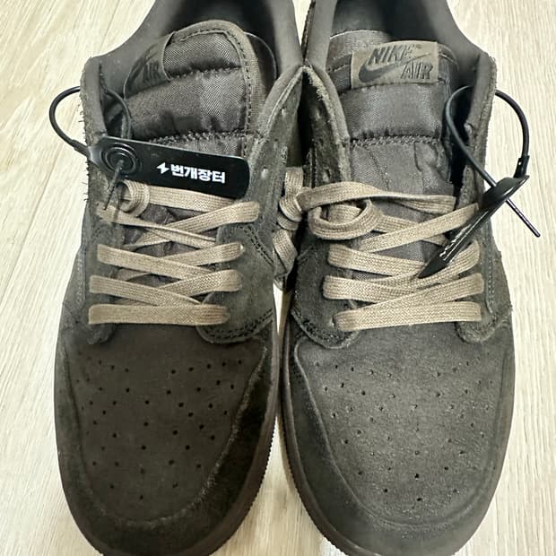 조던 1 x 트래비스 스캇 벨벳 브라운 앤 다크 275