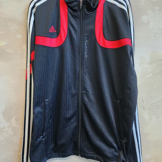 아디다스 블랙 트랙탑 