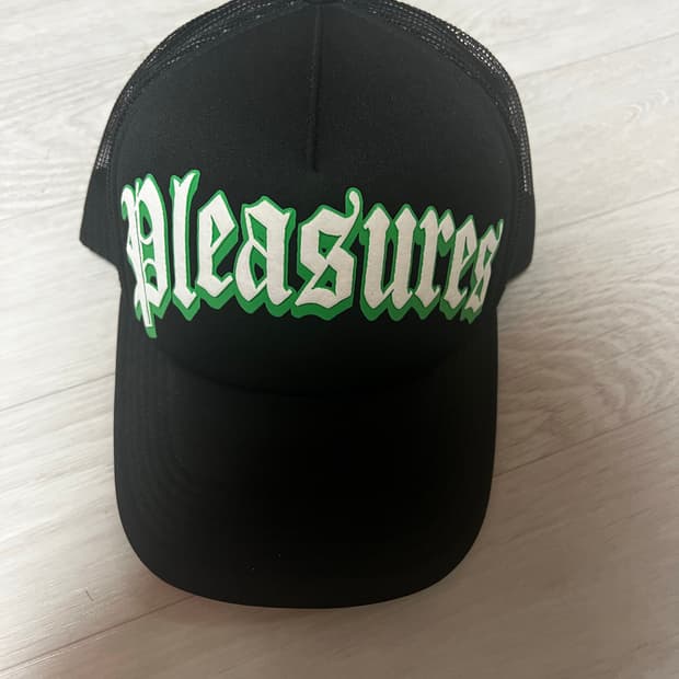 pleasures 트러커 모자 새상품