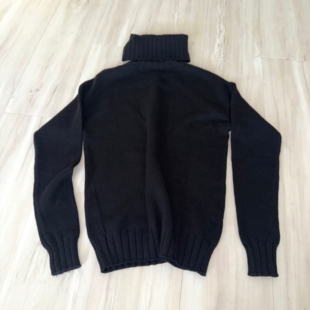 theory black turtle neck knit
