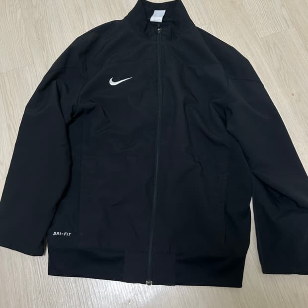나이키 드라이핏 바람막이 L