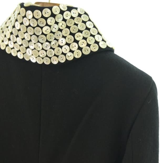 꼼데가르송 옴므플러스 버튼디테일 카라 체스터코트 L