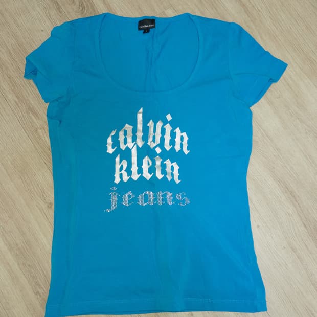 calvin t-shirt y2k
