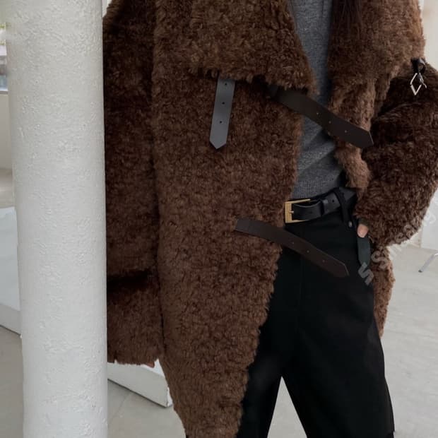 버클 퍼 무스탕