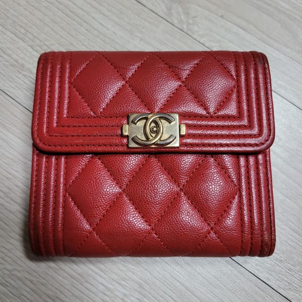 정품 샤넬 보이 캐비어 반지갑