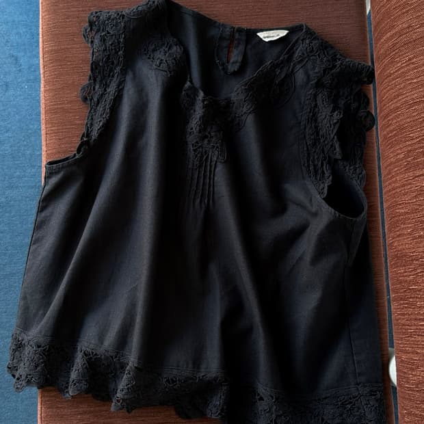 Natural linen lace design sleeveless top