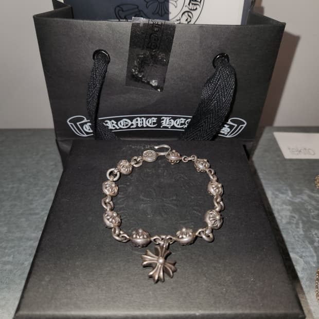 크롬하츠 CH플러스 크로스 볼 컷아웃 팔찌