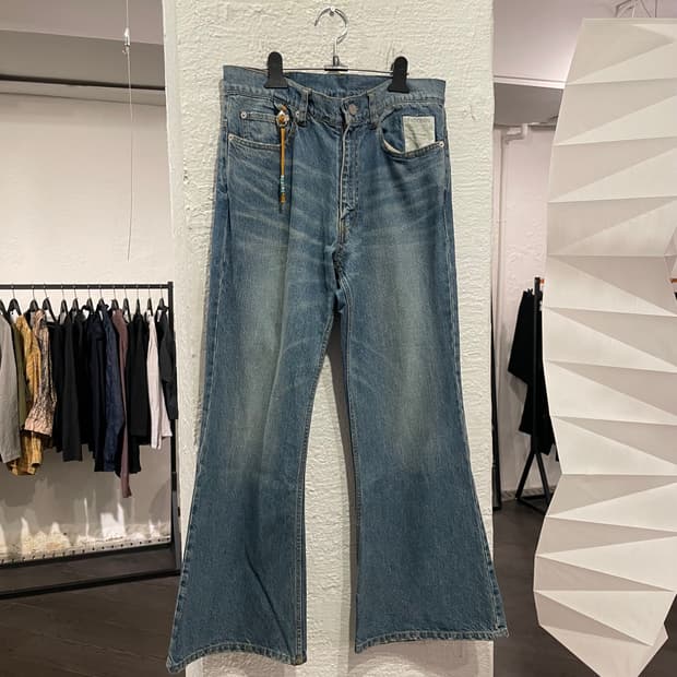 파시스 23aw 콘초 디테일 부츠컷 데님팬츠