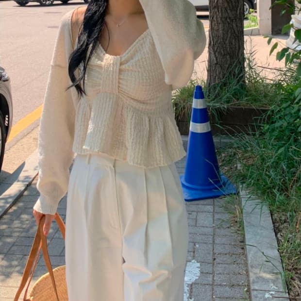 [새상품] 오브던 쉘 리본 나시 슬리브리스 뷔스티에