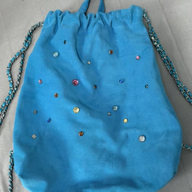 생긴 스튜디오 블루젬 장식 백