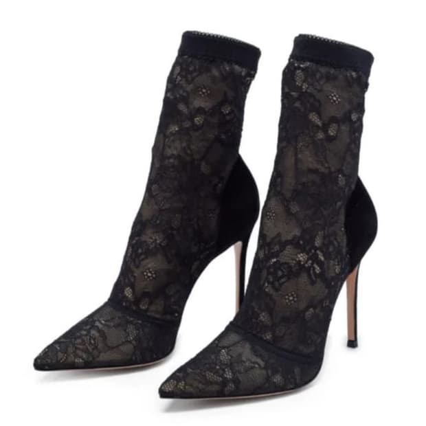 GIANVITO ROSSI 지안비토 로시 레이스 앵클 부츠