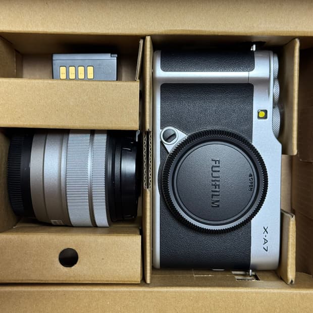 후지 X-A7 카메라 (15-45 렌즈 포함)
