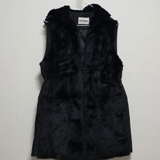 칼라거펠드 천연모피 거위털조끼