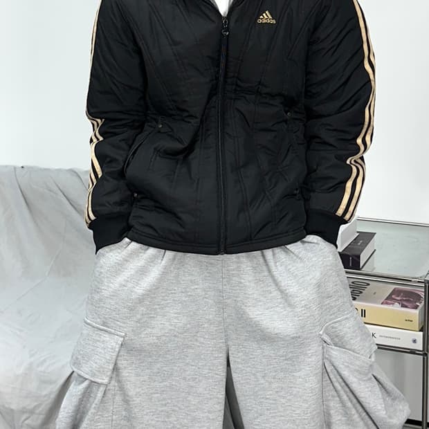 아디다스 블랙 골드 퀄팅 경량 자켓 L