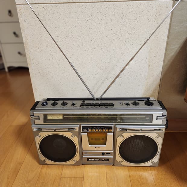 일본 샤프 빈티지 카세트 플레이어 GF-204