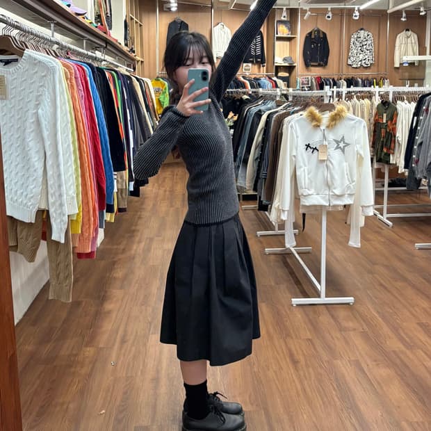 아르마니 꼴레지오니 하프넥 롱슬리브 니트 스트라이프 패턴 차콜 블랙