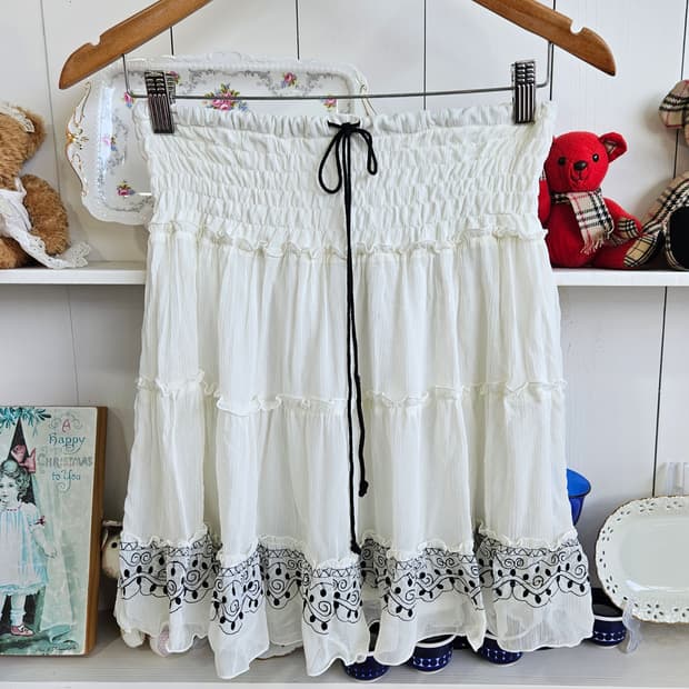 화이트 밴딩 캉캉 미니 스커트