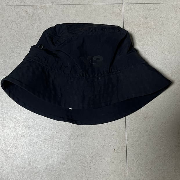 Y-3 블랙 버킷햇