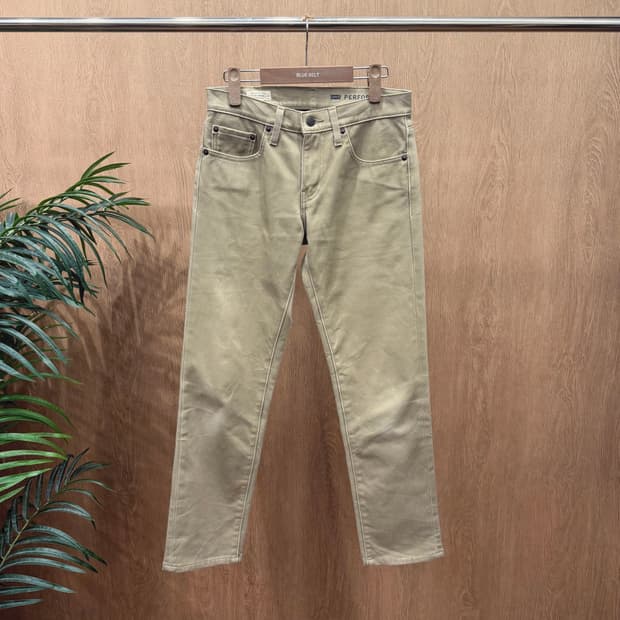 리바이스 프리미엄 511 데님 팬츠 사이드 포켓 디테일 베이지