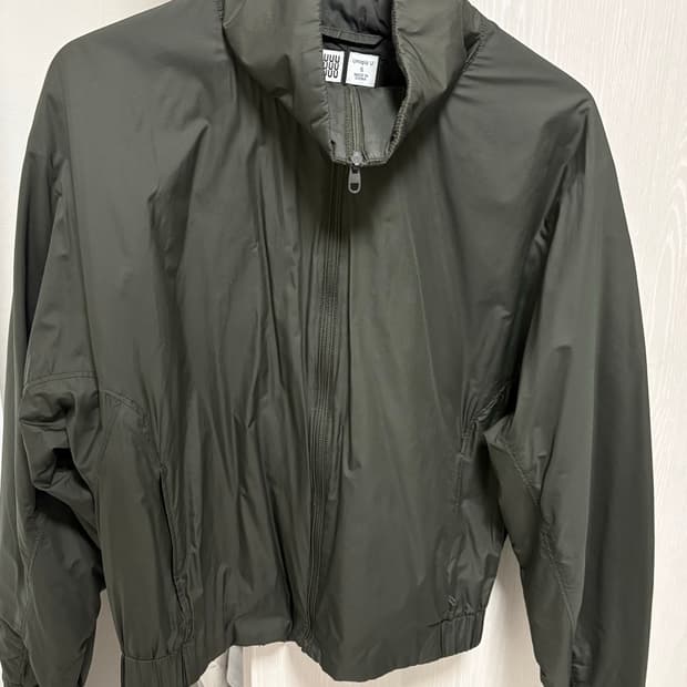 Uniqlo U 크롭 바람막이