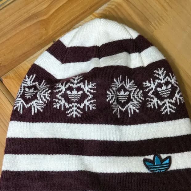 아디다스 눈꽃 비니