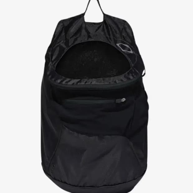 미스치프 라이트웨이트 집 어라운드 백팩 블랙