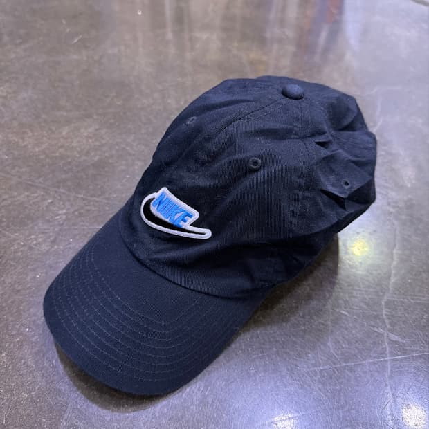 나이키 헤리티지66 퓨추라 스우시로고 자수 볼캡