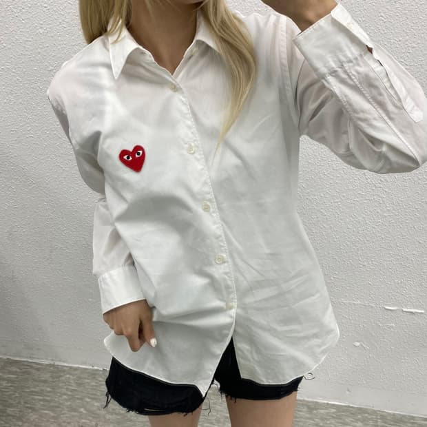 꼼데가르송 레드와펜 화이트 셔츠 S