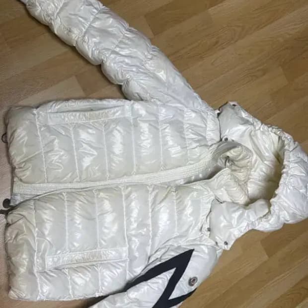 몽클레어 코리데일 화이트 2사이즈