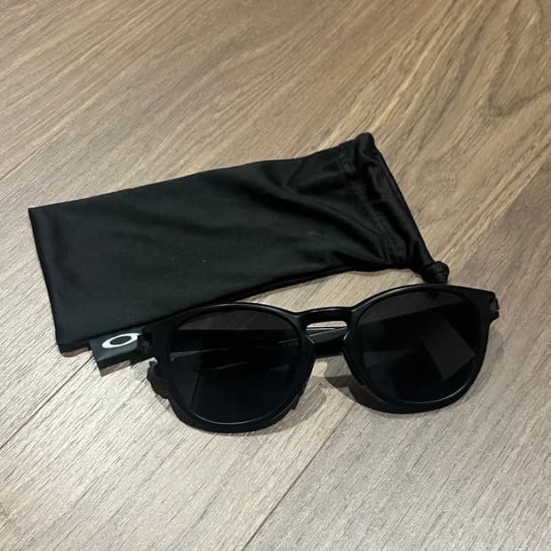 오클리 래치 블랙 이서진 선글라스