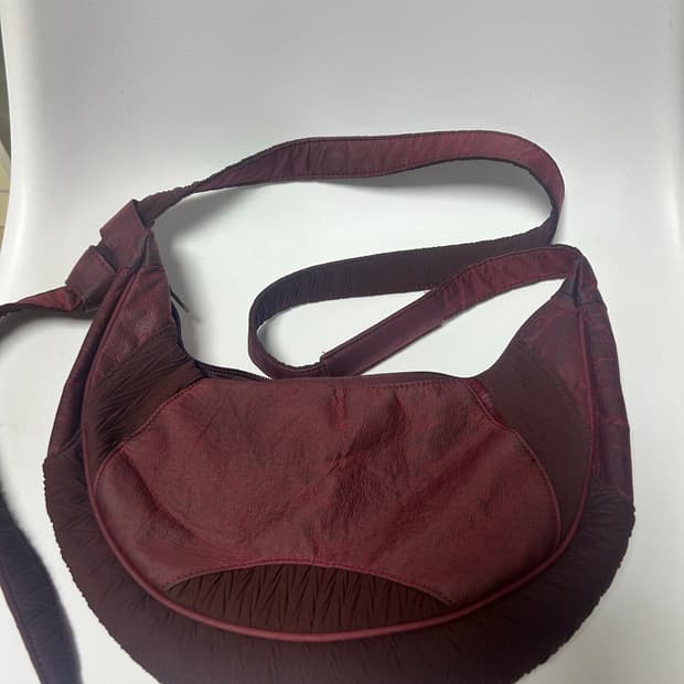 xlim 엑슬림 슬링백 버건디