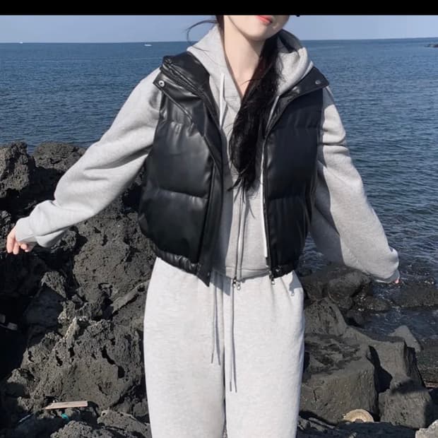 유광 레더 패딩 조끼