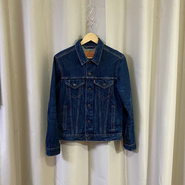 Levi’s trucker jacket