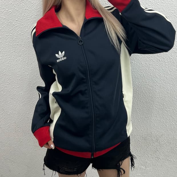 아디다스 유로파 레드 배색 네이비 트랙탑 110