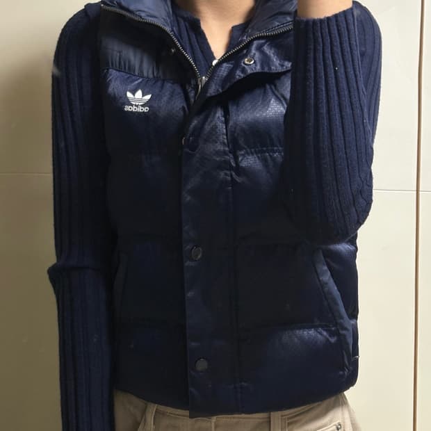 아디다스 퍼 패딩조끼 (퍼 탈부착) 네이비