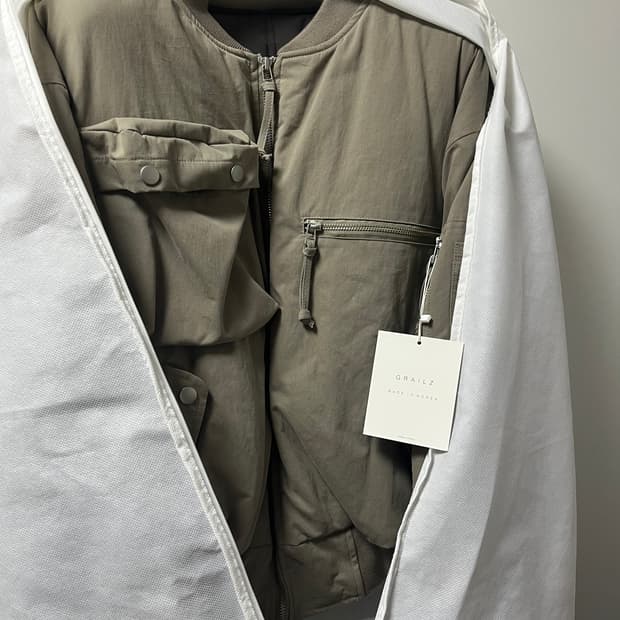 (새상품) 그레일즈 멀티지퍼 봄버 타우페 초판 1사이즈