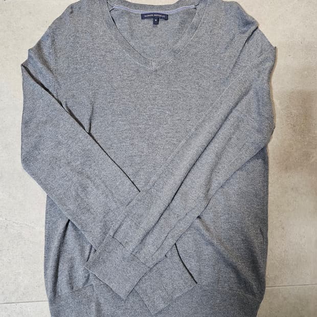 바나나리퍼블릭 V넥 그레이 니트 M