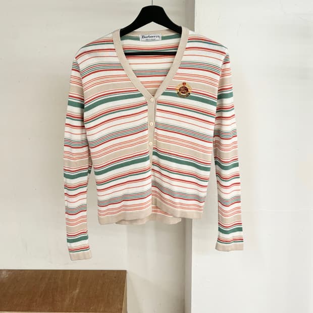 버버리 스트라이프 자수 니트 가디건