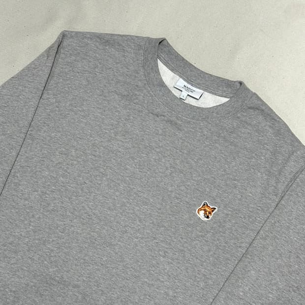 L 메종키츠네 폭스헤드 그레이 맨투맨