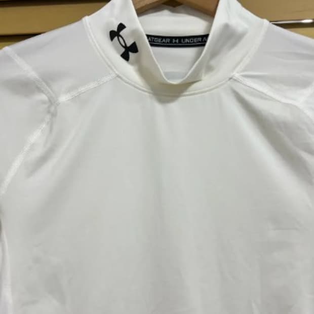 언더아머 여성 기능성 하프터틀넥 이너티셔츠 L