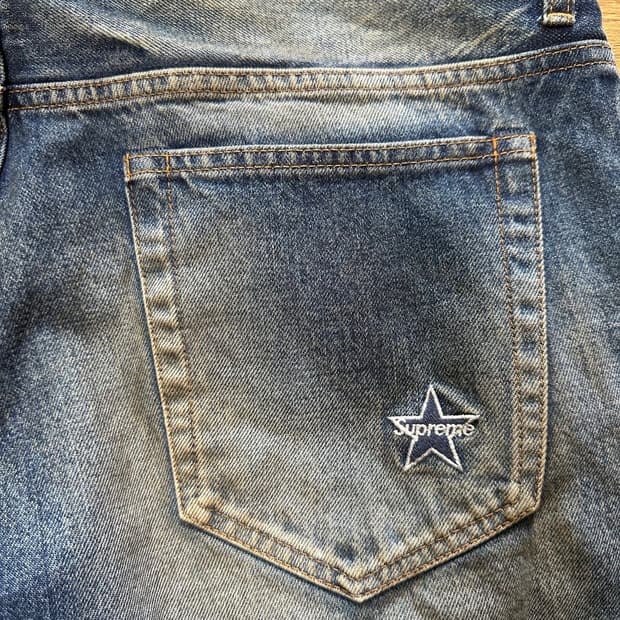 [36]슈프림 디스트레스드 루즈 핏 셀비지 진 워시드 인디고 - 25SS