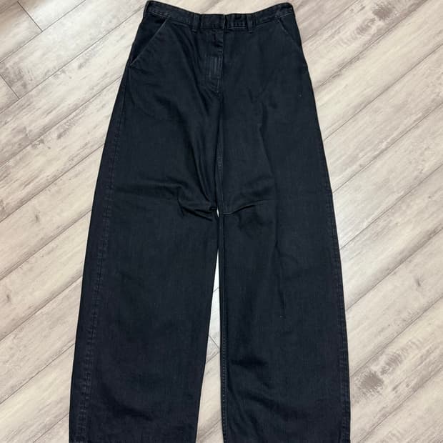 엔타이어 스튜디오 뎀 진 마그네타이트