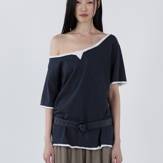 [새상품] 세릭 V-slit layered top_navy