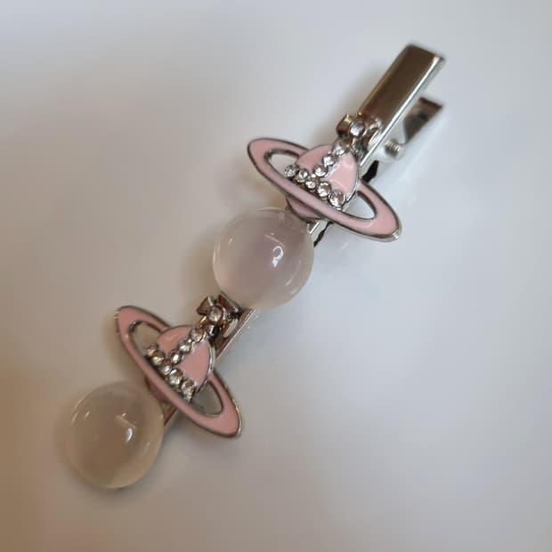 비비안웨스트우드 업사이클링 헤어 클립 핑크