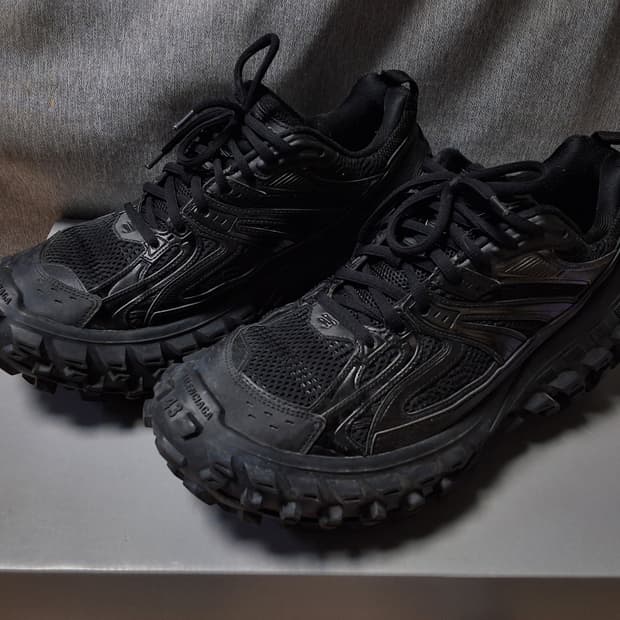 [새상품급] 발렌시아가 디펜더 스니커즈 43