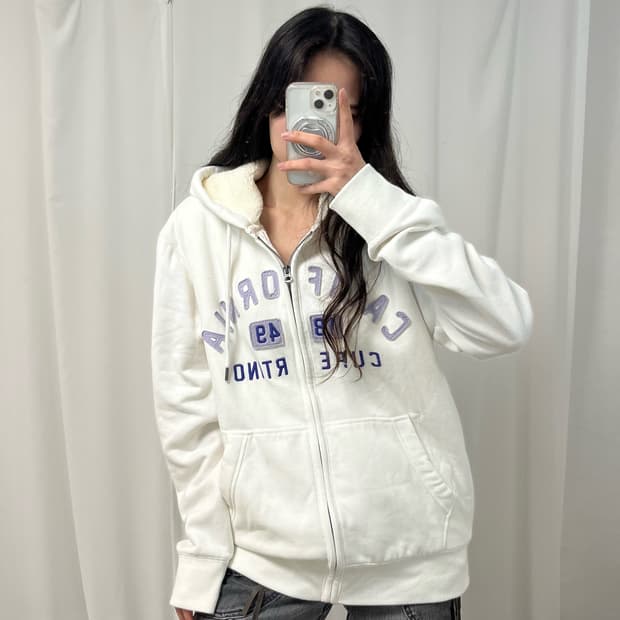 Who.A.U white fleece hood zip-up