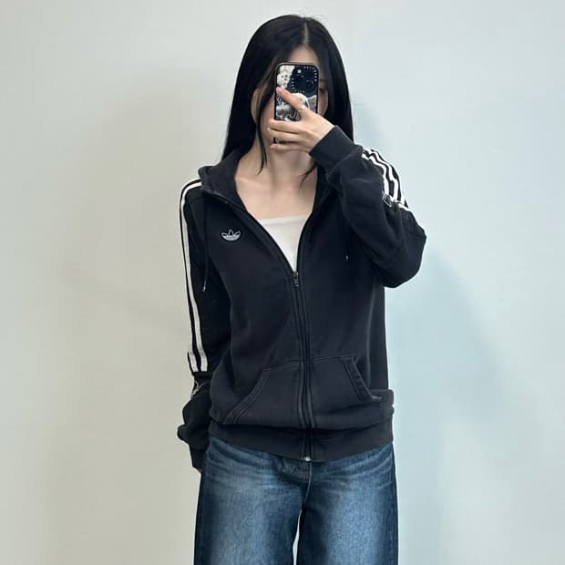 아디다스 자수로고 블랙 사이드라인 후드집업