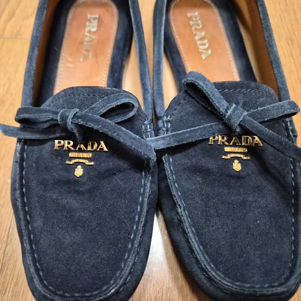 (정품) 프라다 리본 로고 로퍼 35.5 (여성 명품 구두 신발 스니커즈