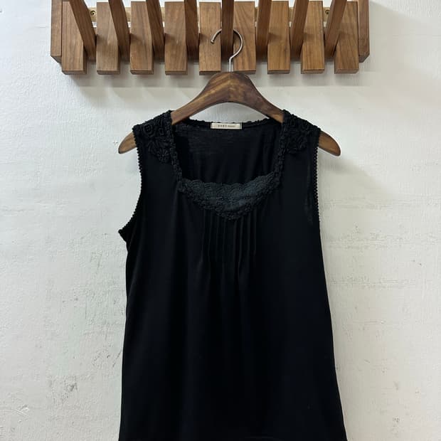 일본빈티지 Axes femme 엑시즈팜 레이스 핀턱 디테일 슬리브리스